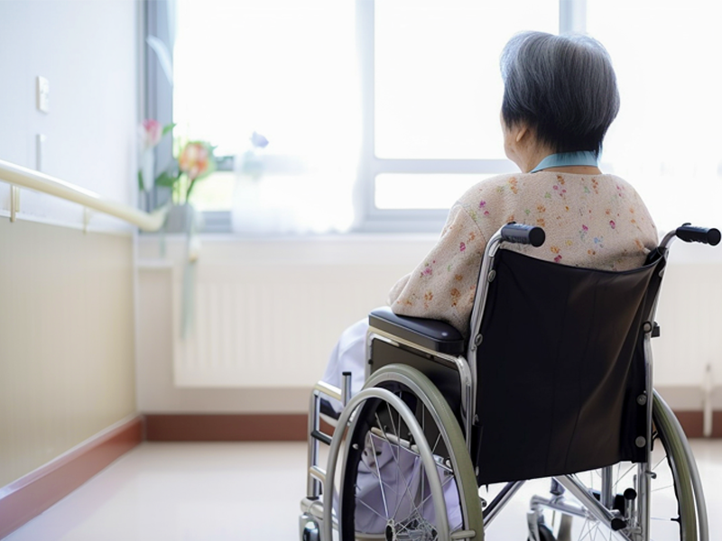 外出が不自由な高齢者